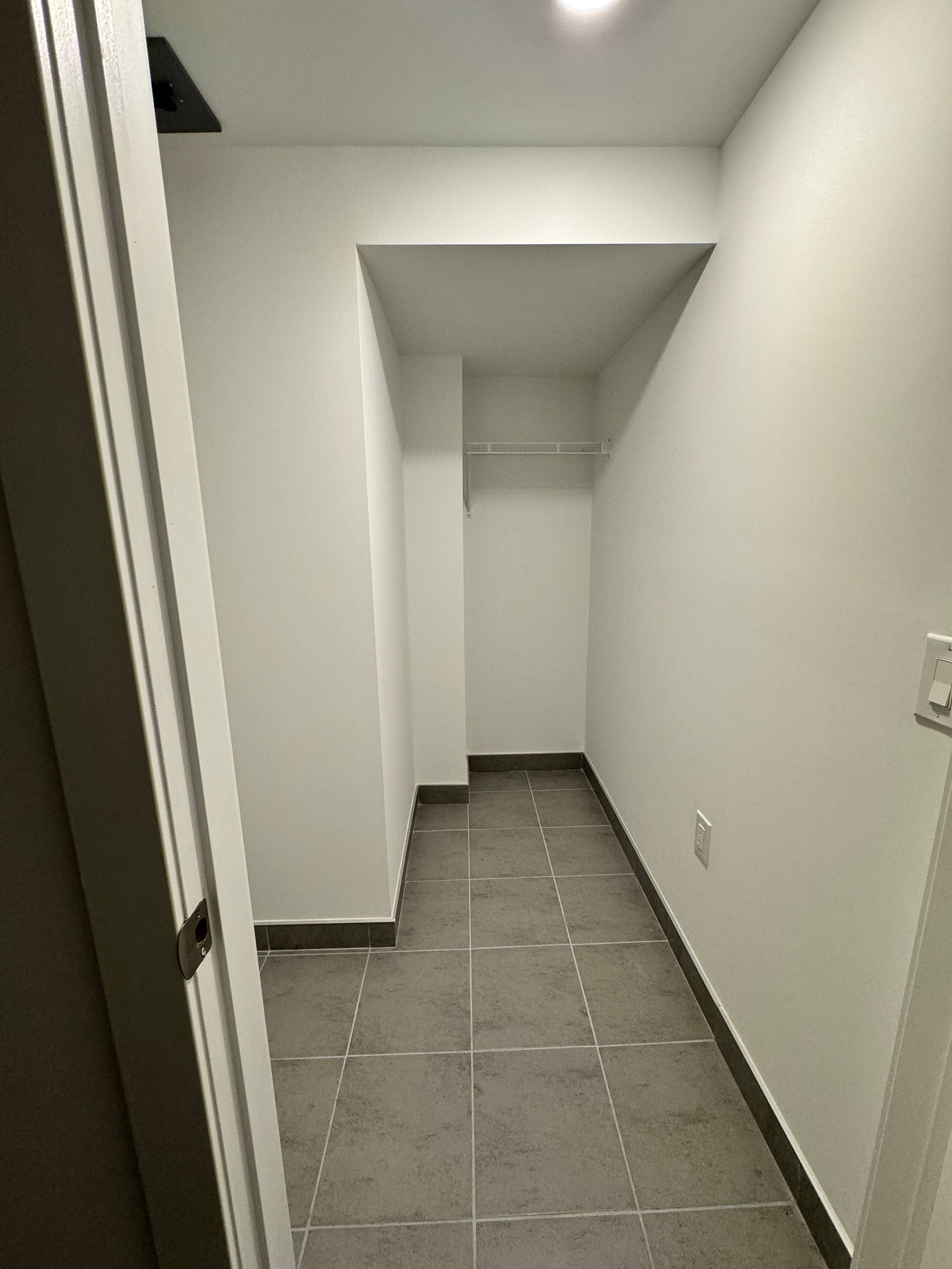 Mississauga, ON L5G 0C6,1115 Douglas McCurdy Comm RD N #105