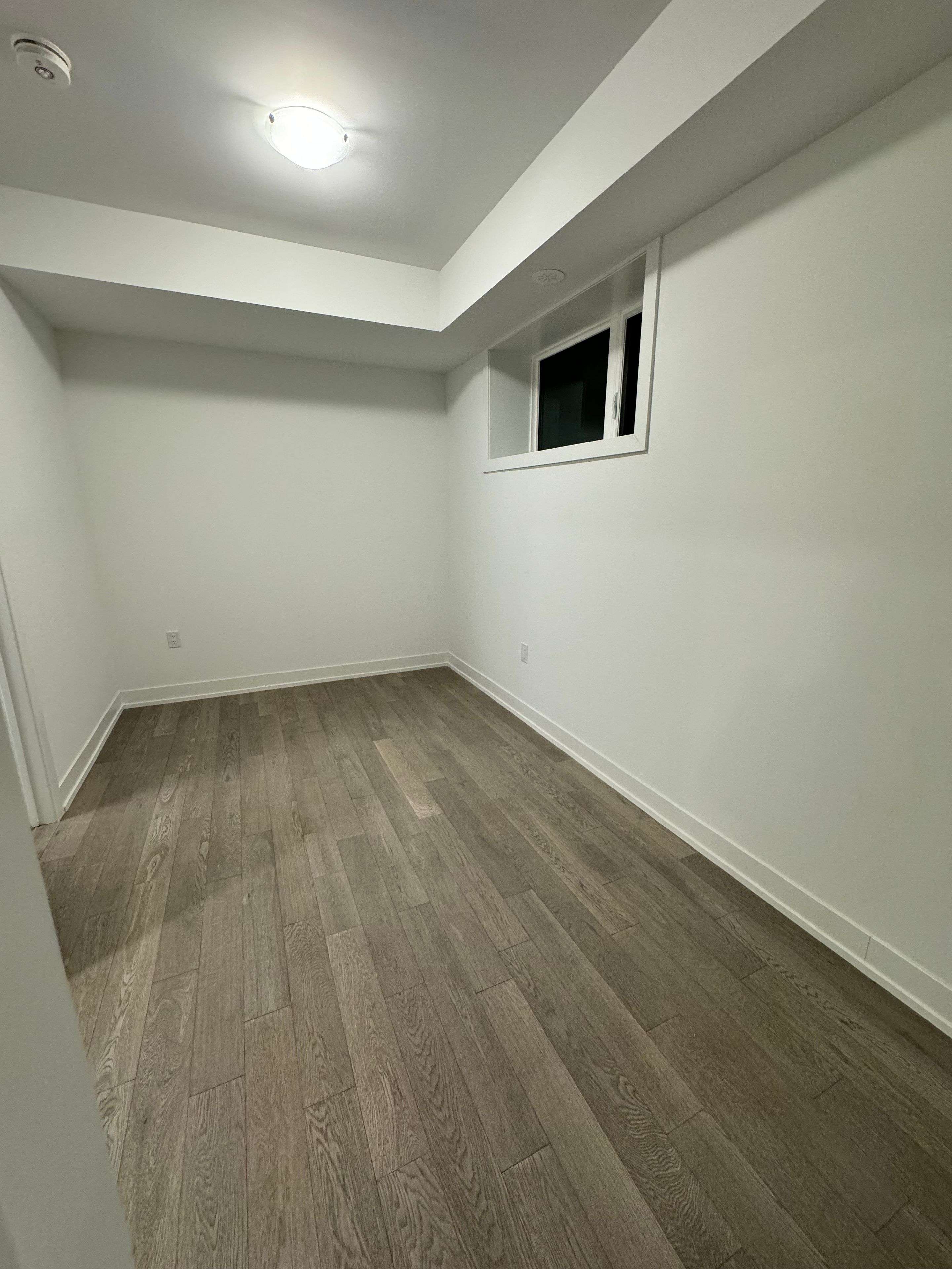 Mississauga, ON L5G 0C6,1115 Douglas McCurdy Comm RD N #105