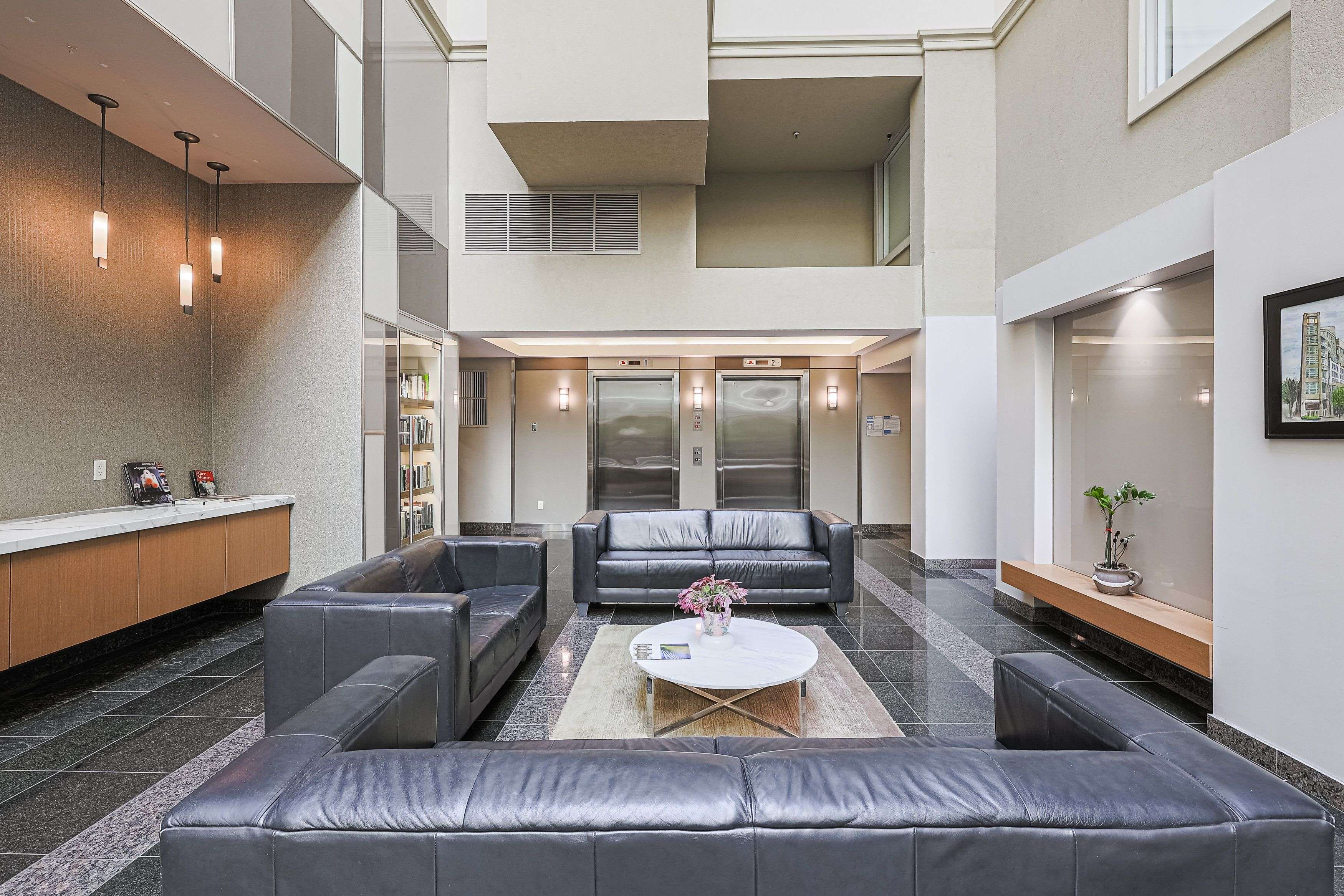 Toronto W01, ON M6R 3B9,437 Roncesvalles AVE #209