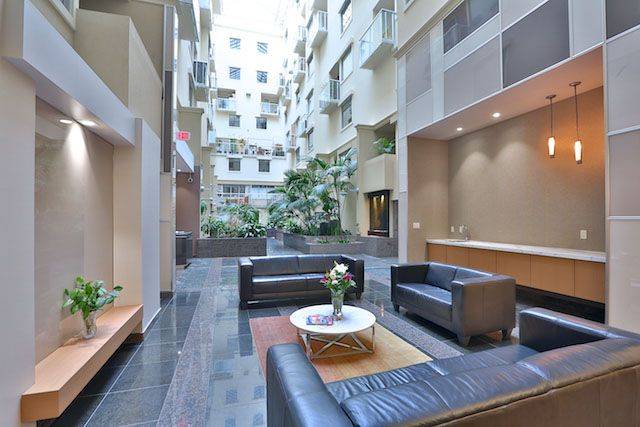 Toronto W01, ON M6R 3B9,437 Roncesvalles AVE #209