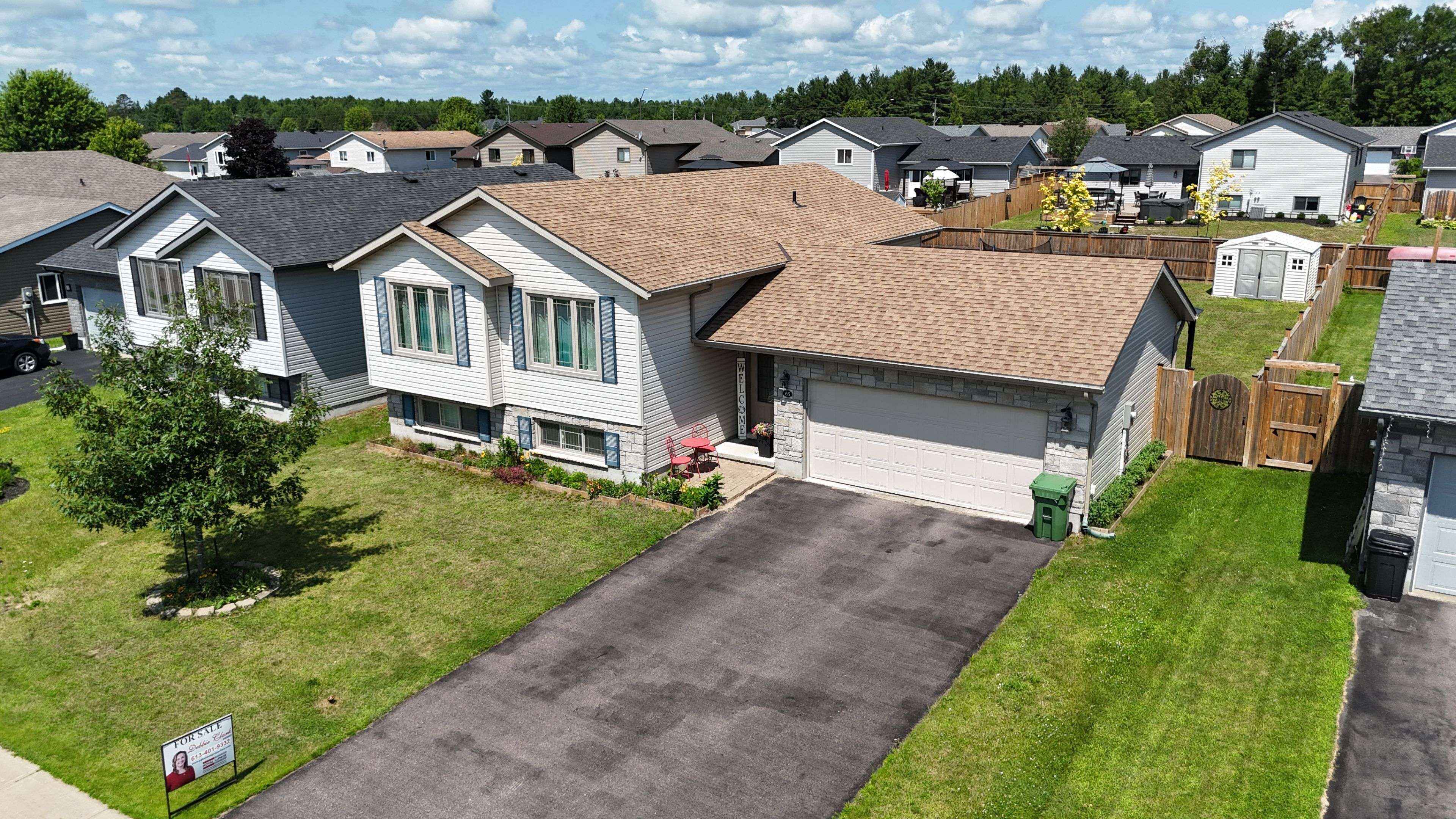 Petawawa, ON K8H 0A3,65 Highland Park DR