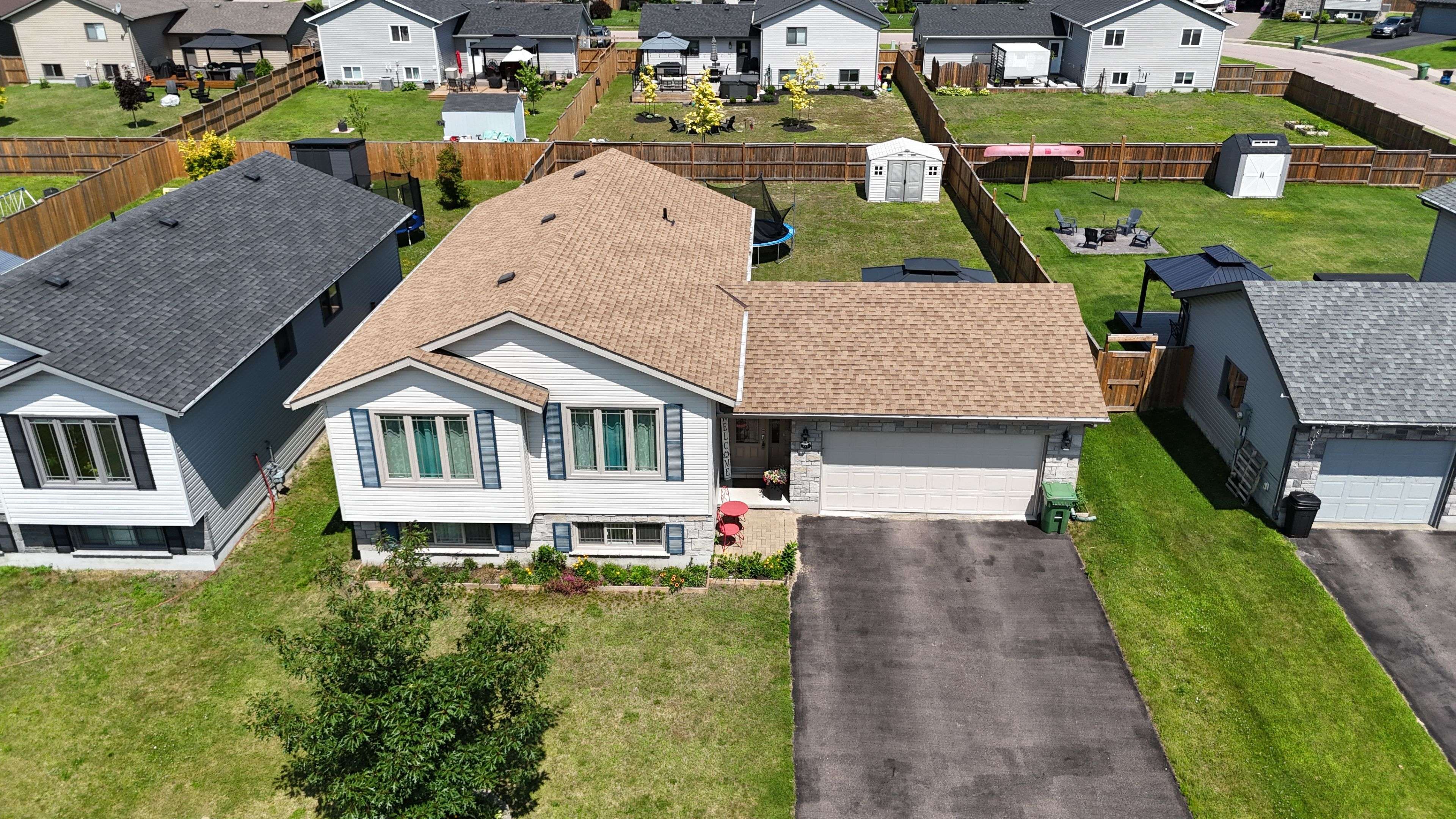 Petawawa, ON K8H 0A3,65 Highland Park DR