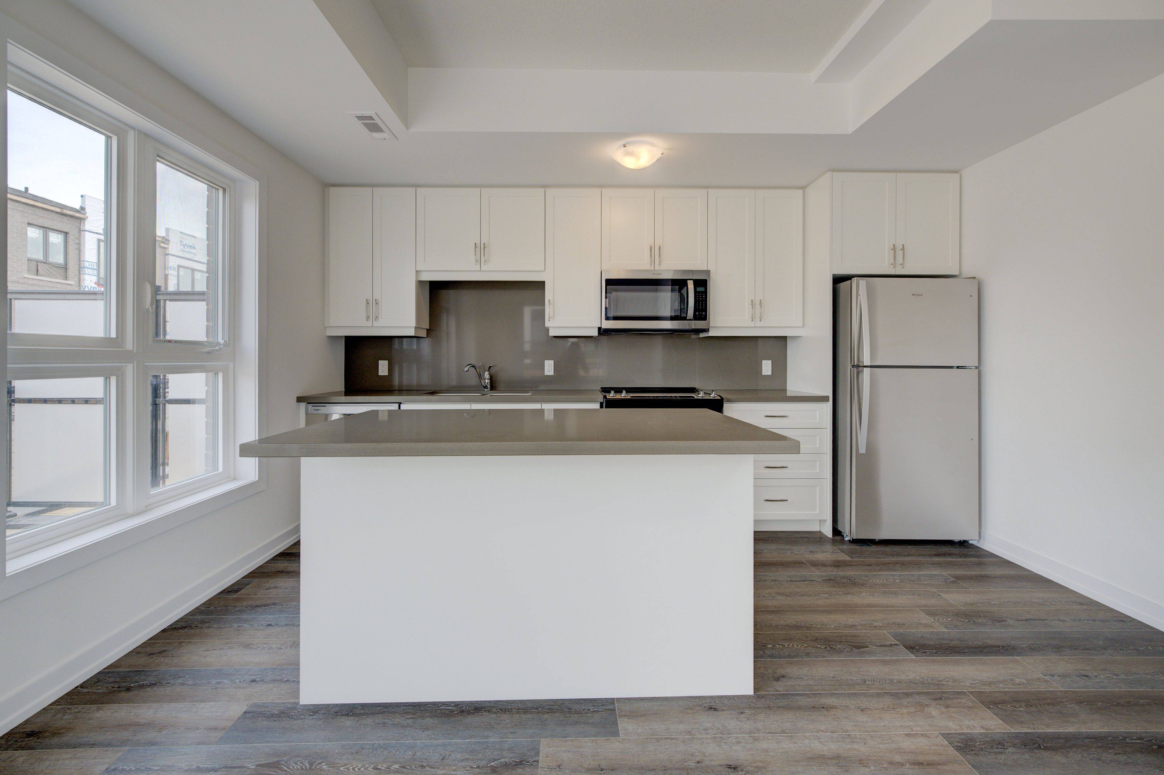 Hamilton, ON L8B 2A9,195 Burke ST