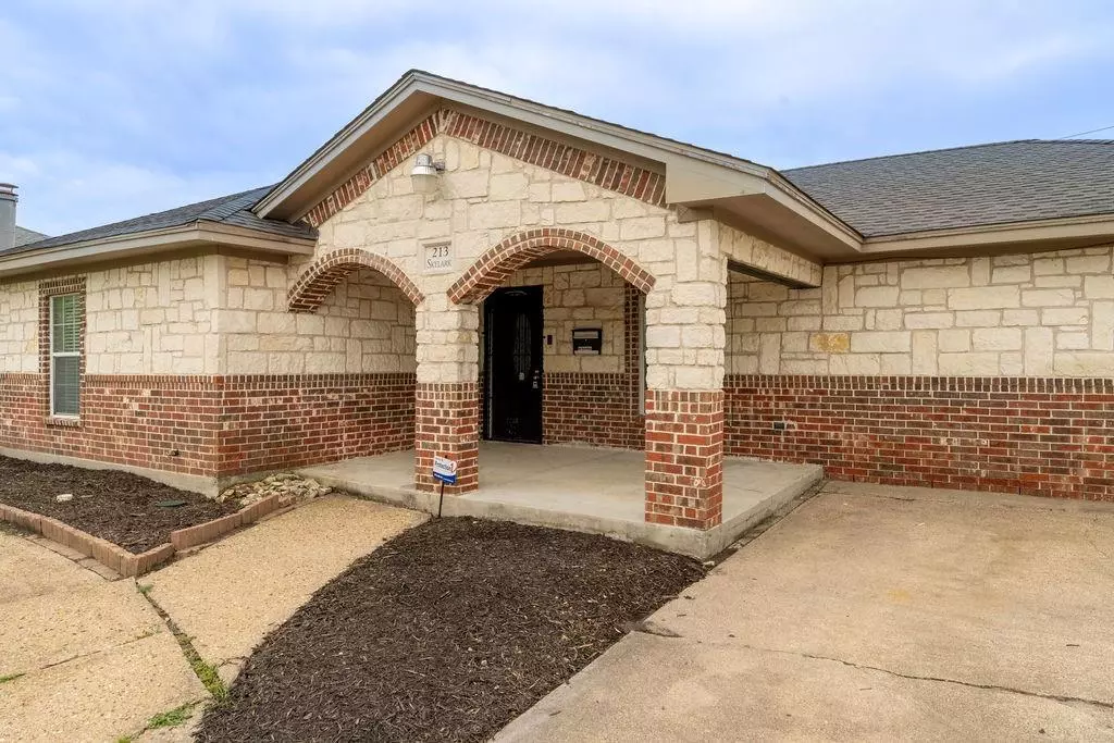 Mesquite, TX 75149,213 Skylark Street
