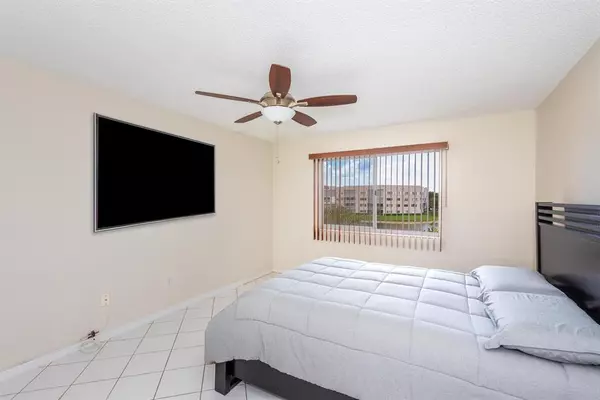 Fort Lauderdale, FL 33321,7466 Trent Dr #303
