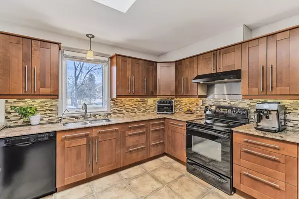 Bradford West Gwillimbury, ON L0G 1B0,4303 County 88 RD