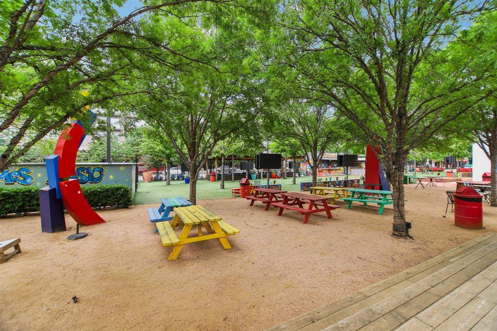 Dallas, TX 75212,3426 Borger Street