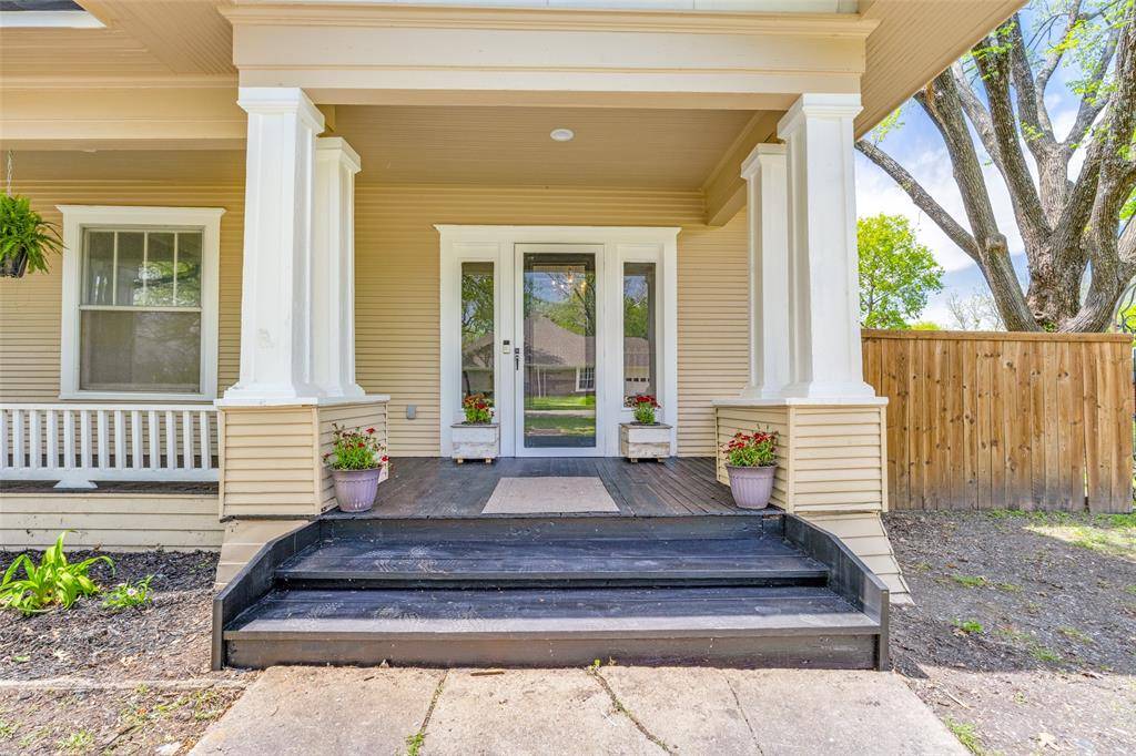 Leonard, TX 75452,901 N Main Street