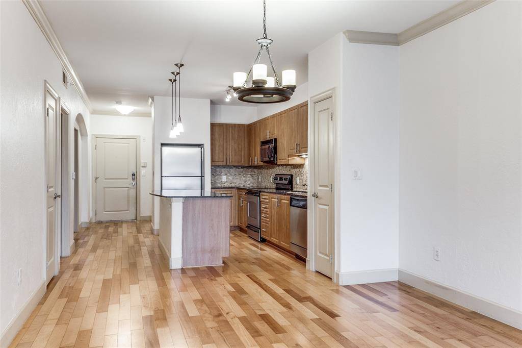 Dallas, TX 75219,3818 Holland Avenue #305