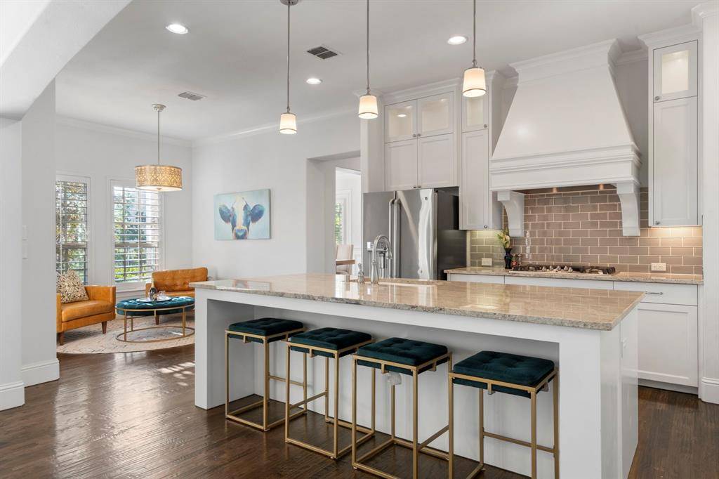 2200 Whitman Lane, Carrollton, TX 75010
