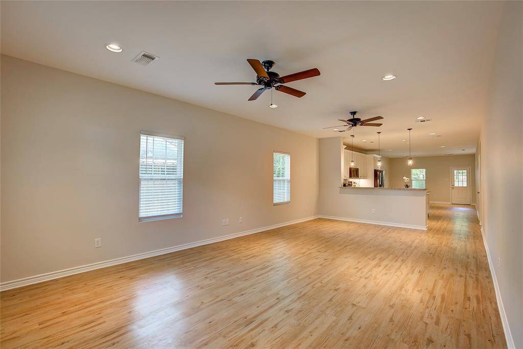 Terrell, TX 75160,109 W Damon Street