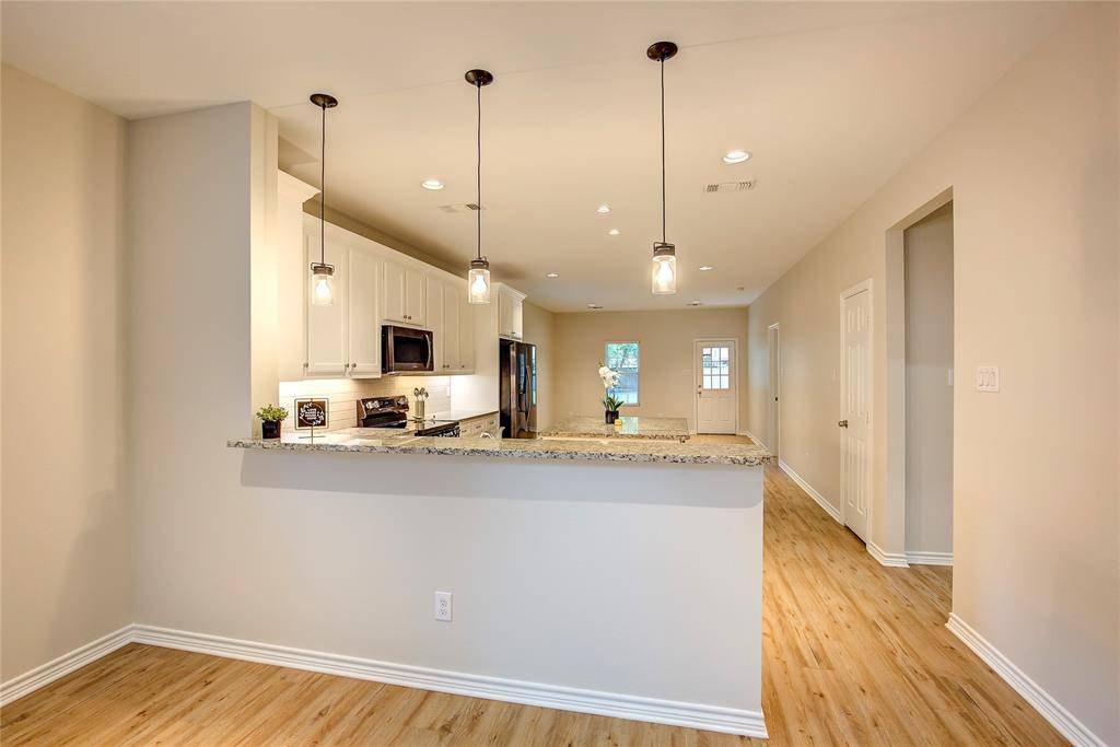Terrell, TX 75160,109 W Damon Street