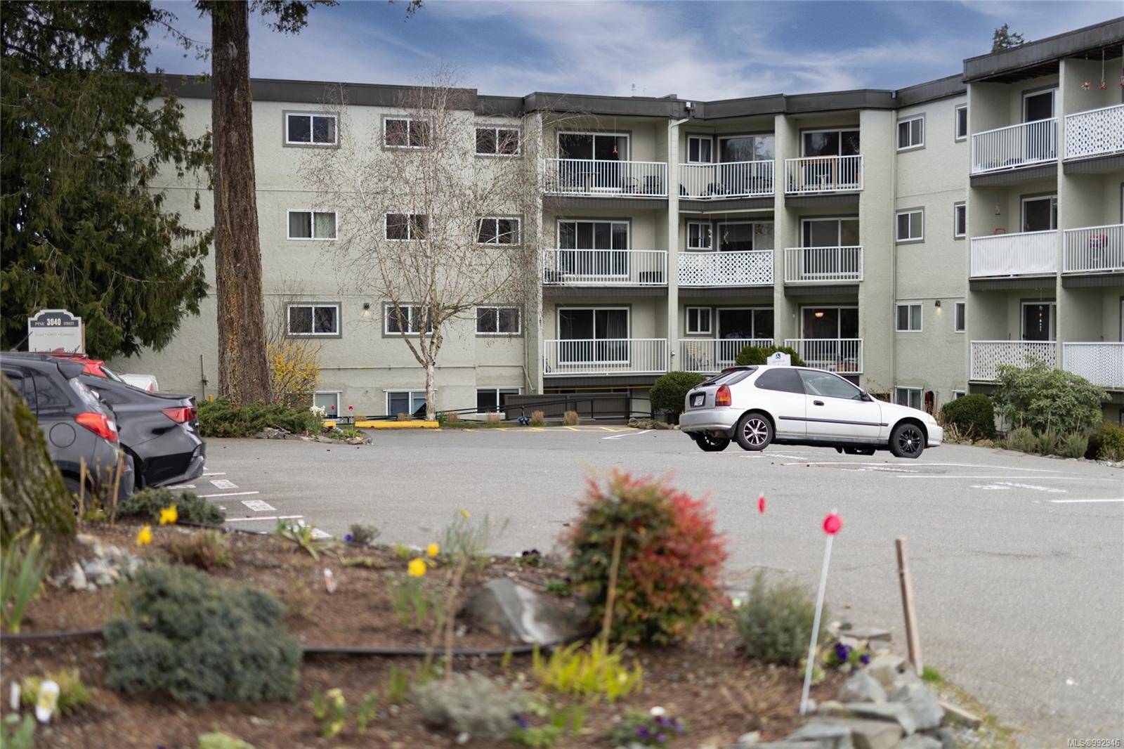 3040 Pine St #211, Chemainus, BC V0R 1K1