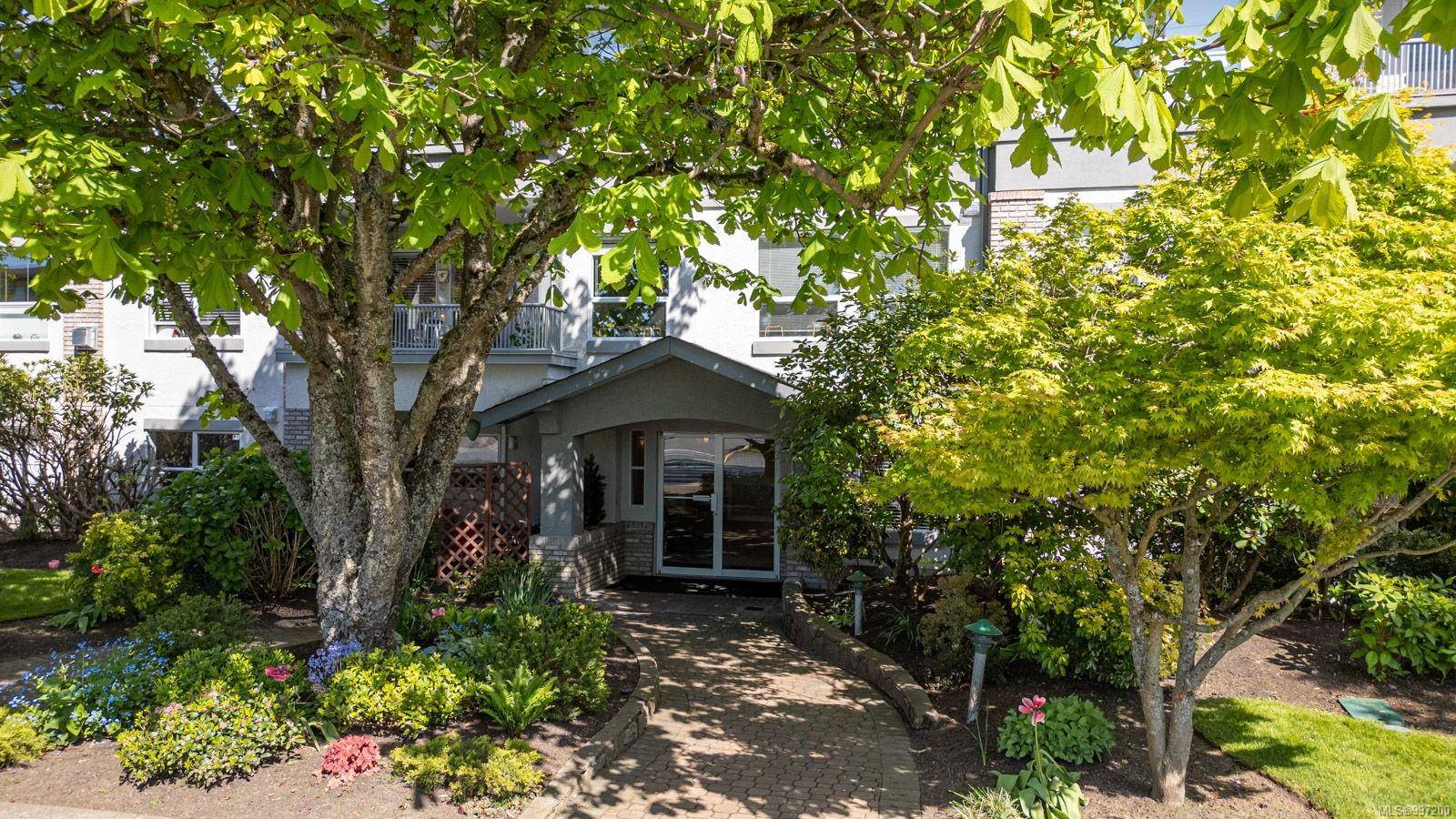 Sidney, BC V8L 2V6,9945 Fifth St #206