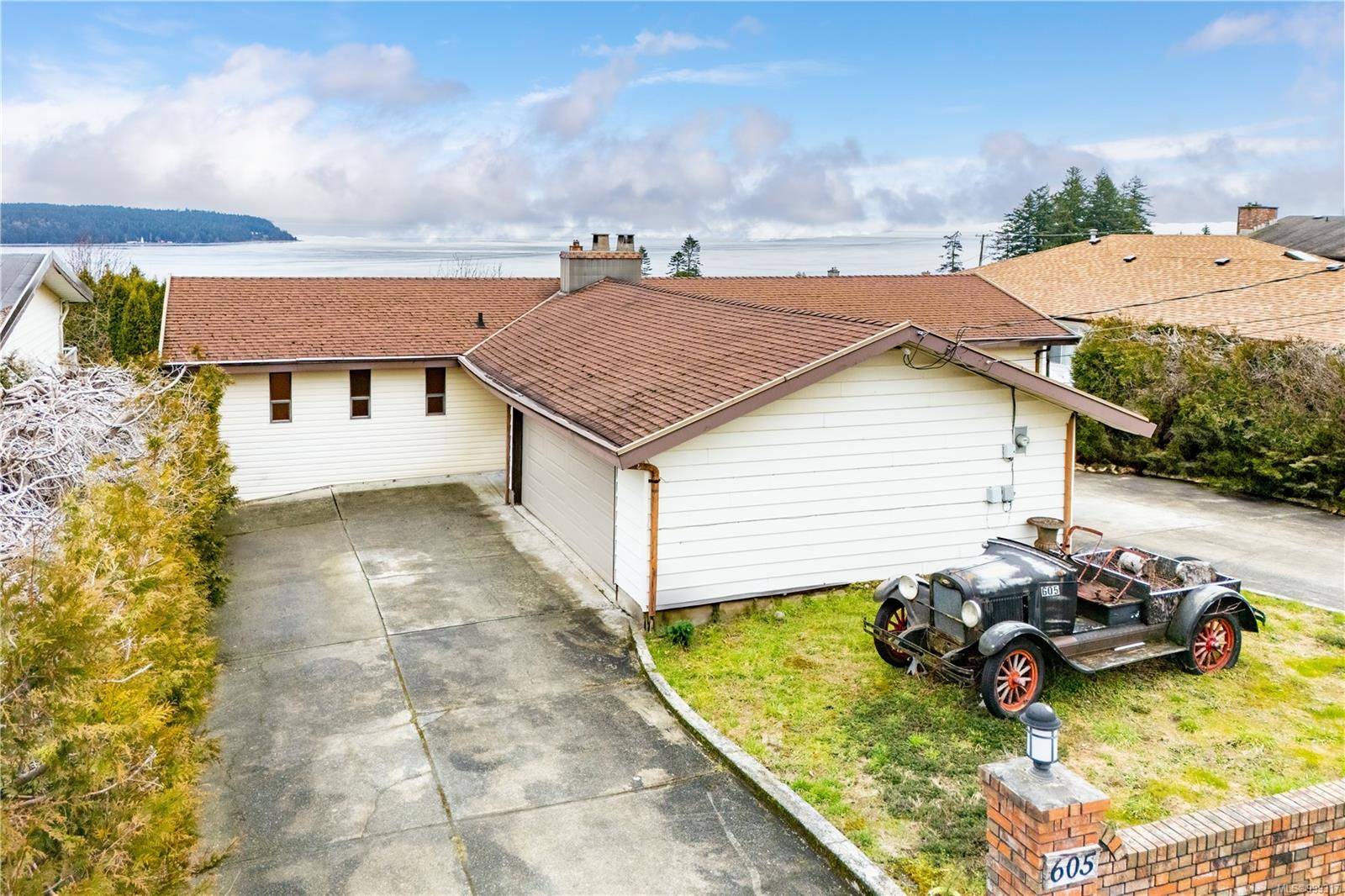 Campbell River, BC V9W 6G1,605 Murphy St S