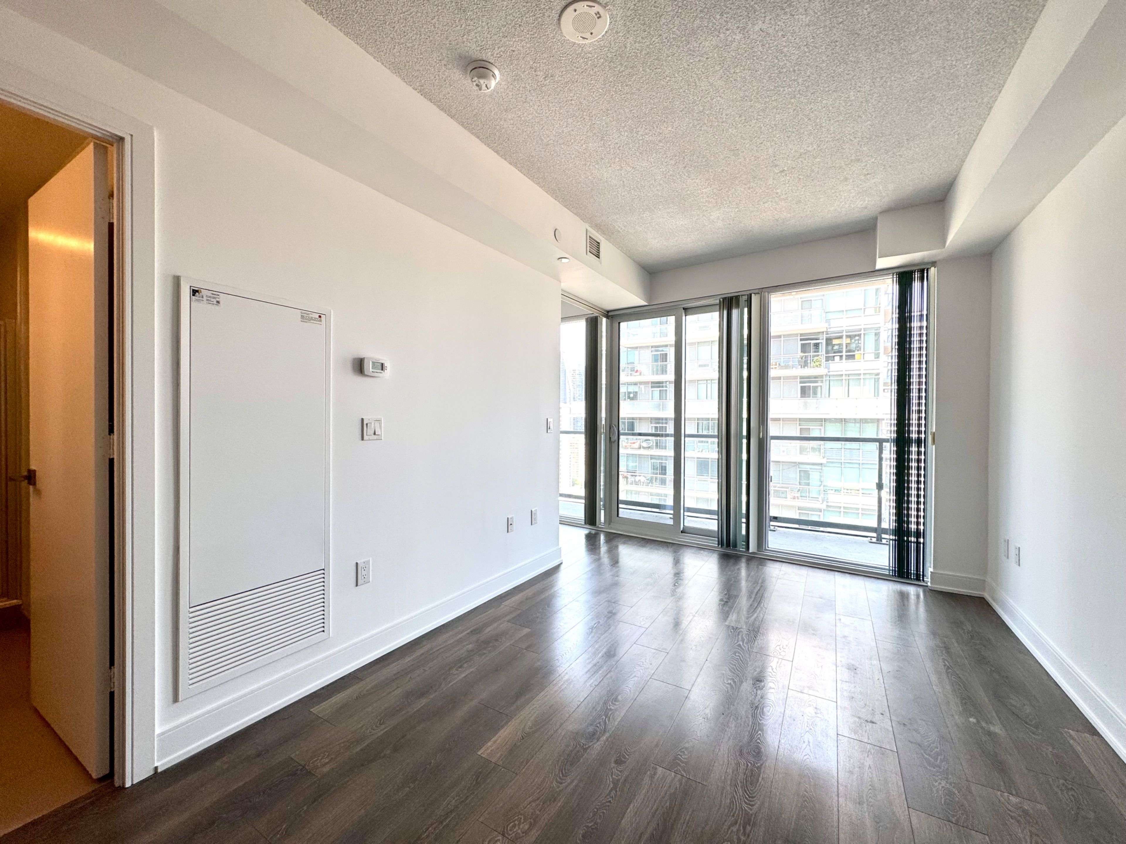 Toronto C08, ON M5B 0B1,89 McGill ST #2704