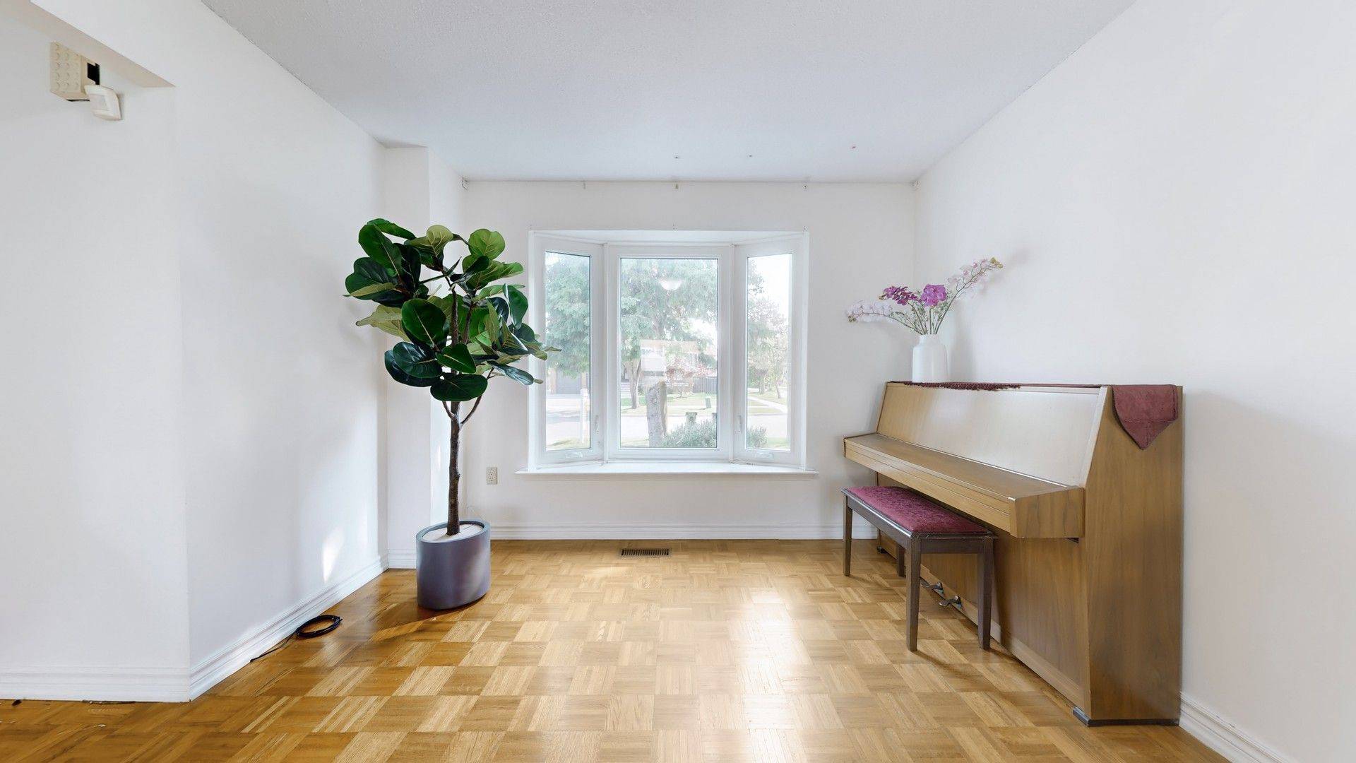 Toronto E05, ON M1W 3K8,115 Ambercroft BLVD