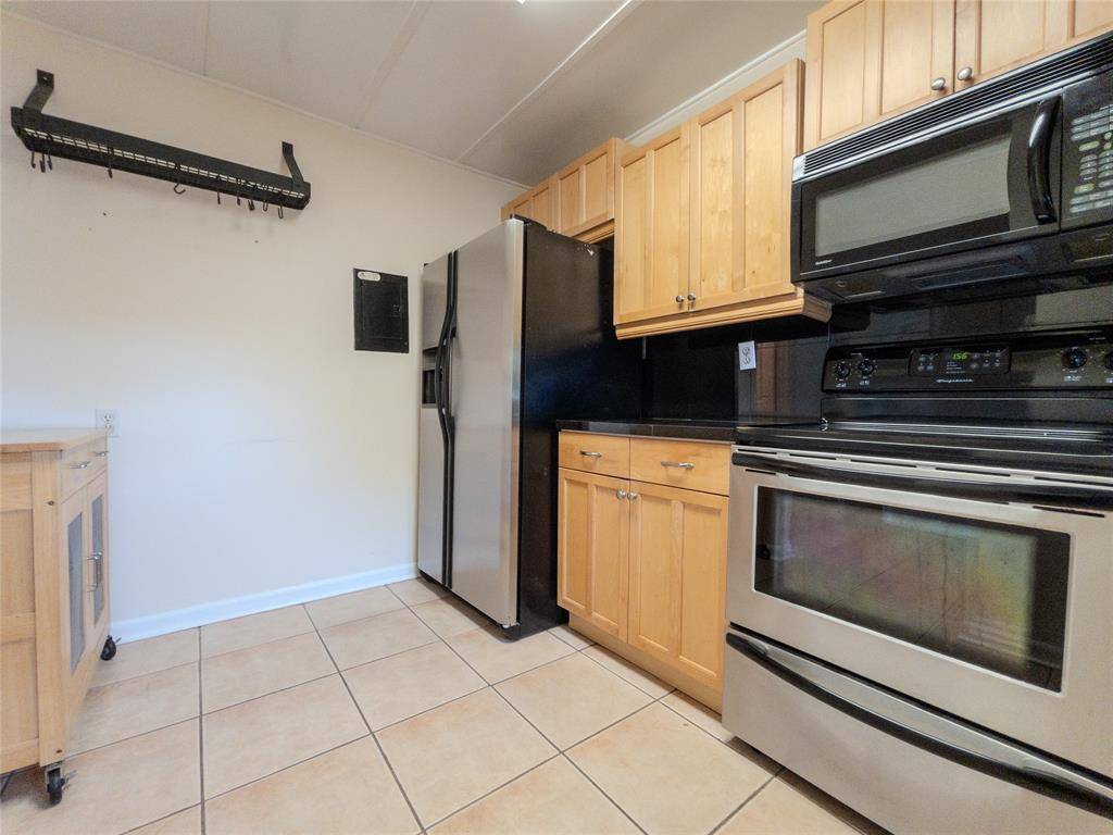 Pembroke Pines, FL 33025,9923 S Hollybrook Lake Dr #105