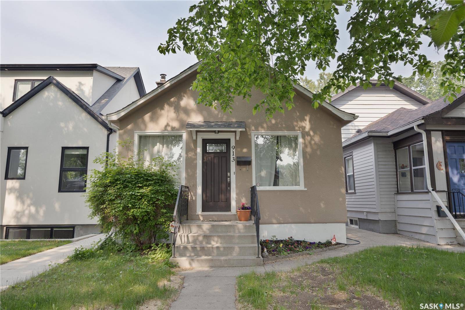 Saskatoon, SK S7K 2Z3,913 9th AVENUE N