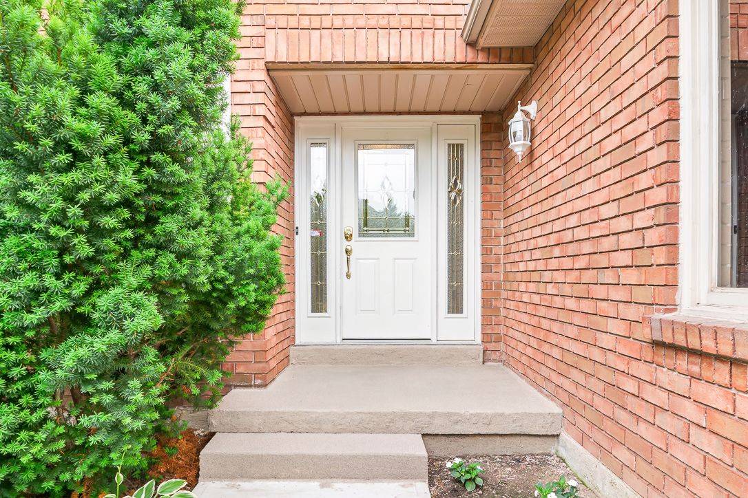 Oakville, ON L6J 7K3,2712 Ashridge PL