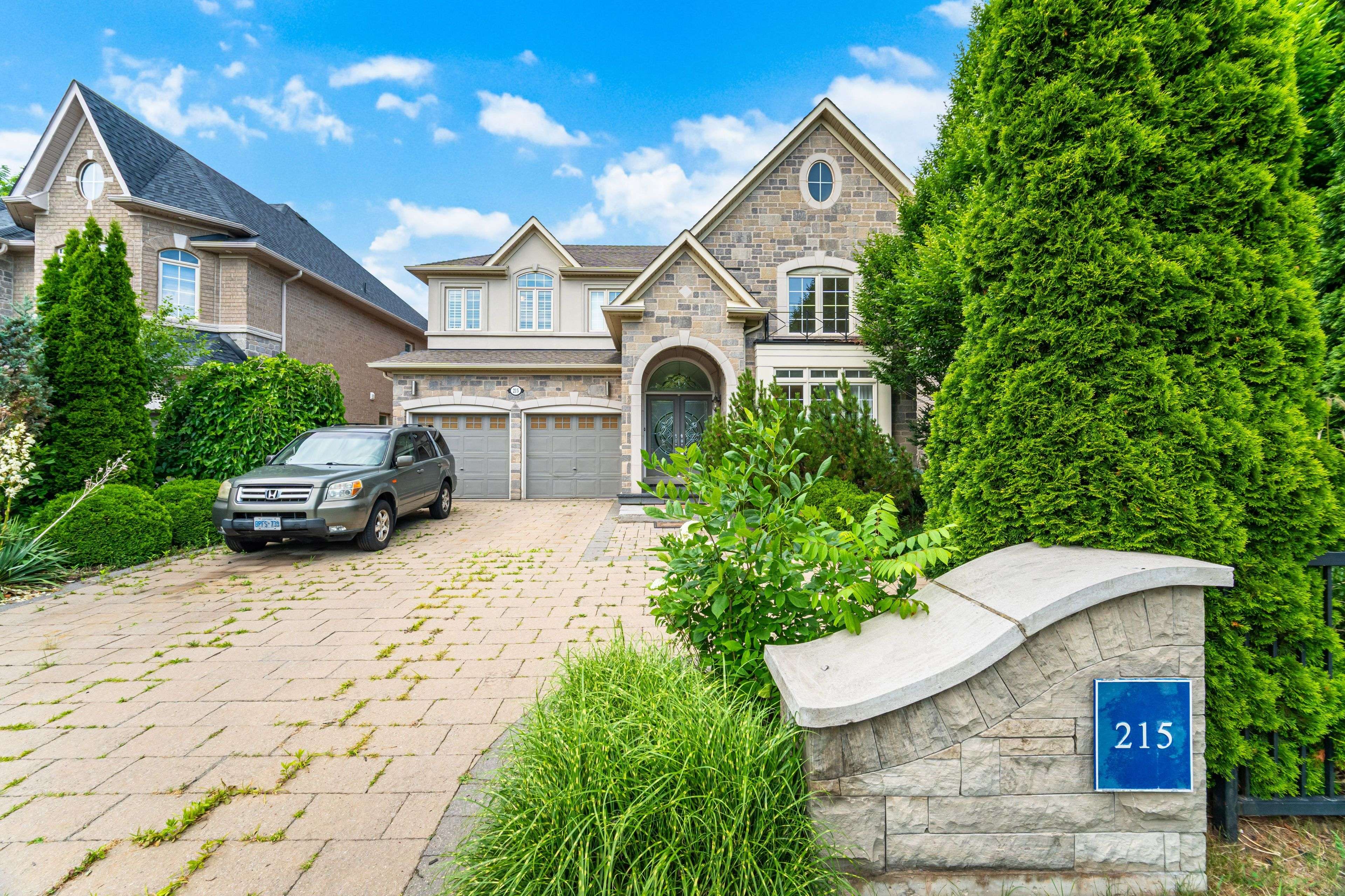 Oakville, ON L6L 6T6,215 Burloak DR