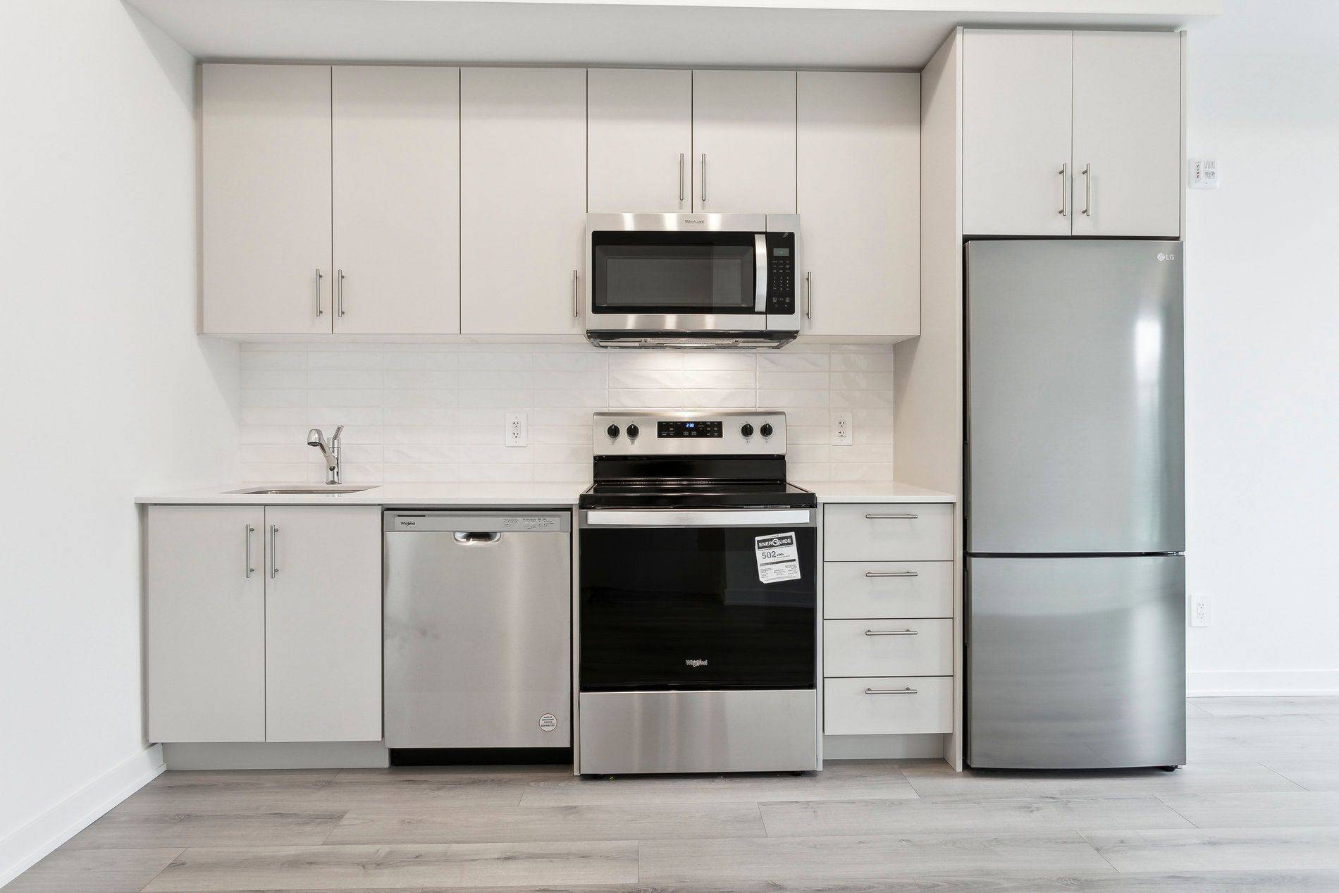 Milton, ON L9E 1B3,1440 Clarriage CT #110