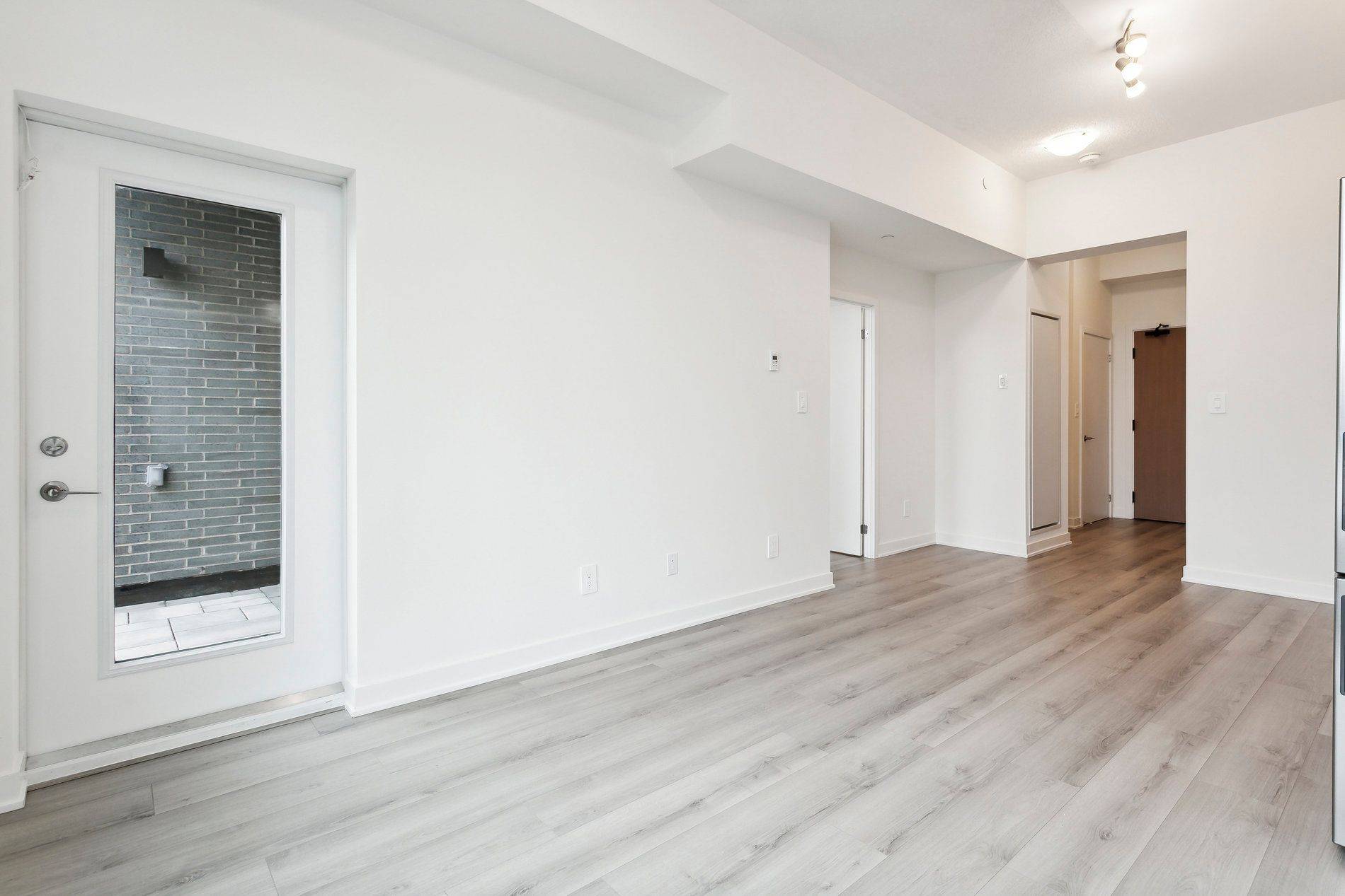 Milton, ON L9E 1B3,1440 Clarriage CT #110