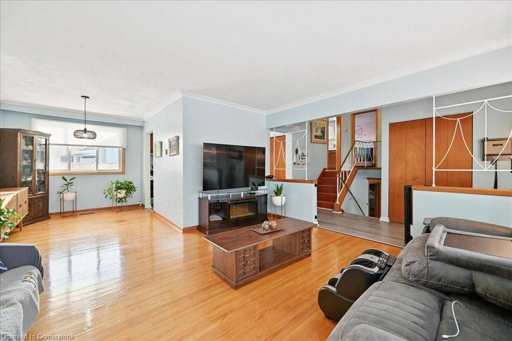 Burlington, ON L7L 2B6,618 Artreva CRES