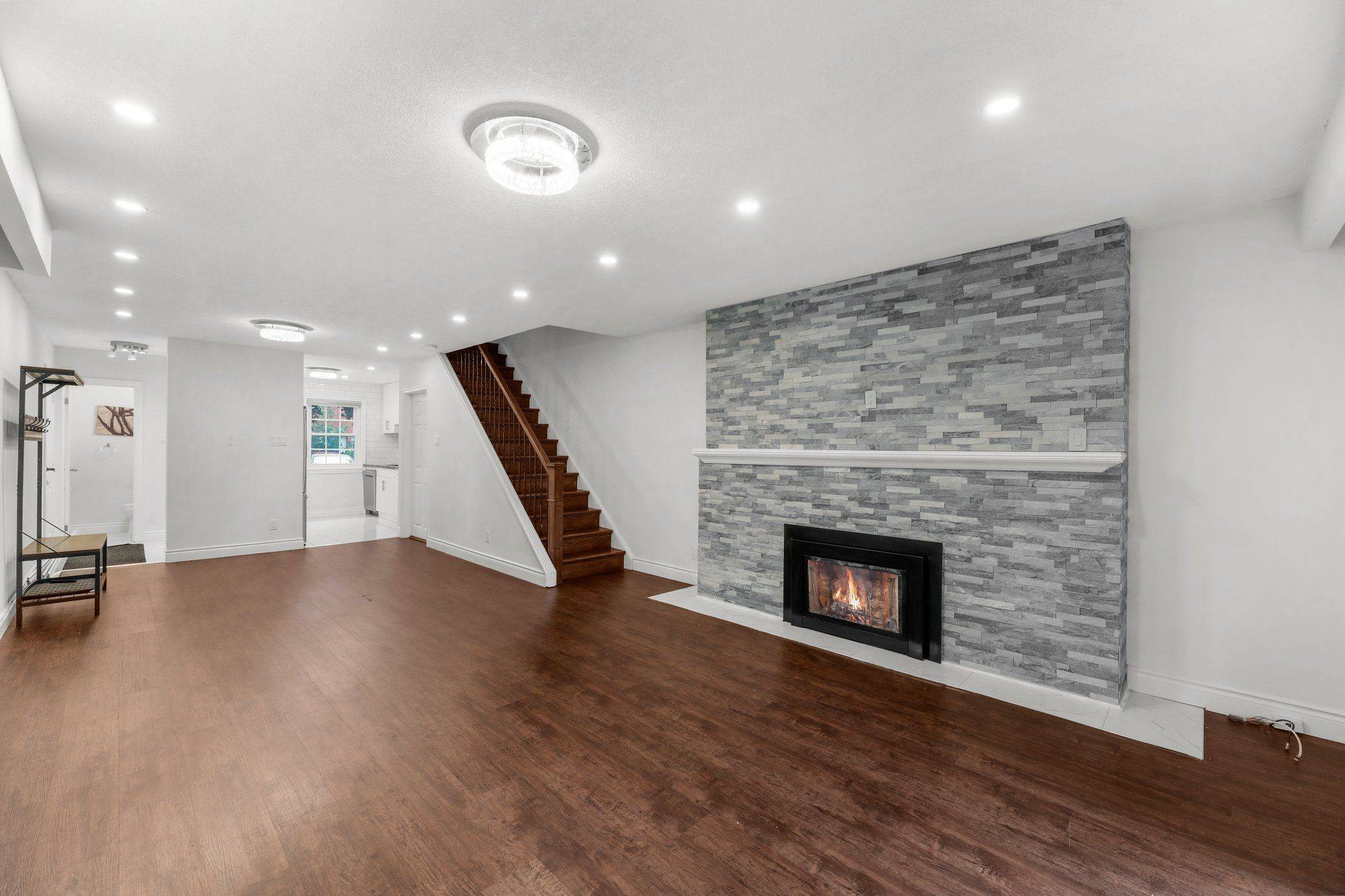 London East, ON N5Y 1Z9,19 Arbour Glen CRES