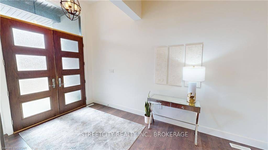 London North, ON N6G 0S7,1345 Dyer CRES