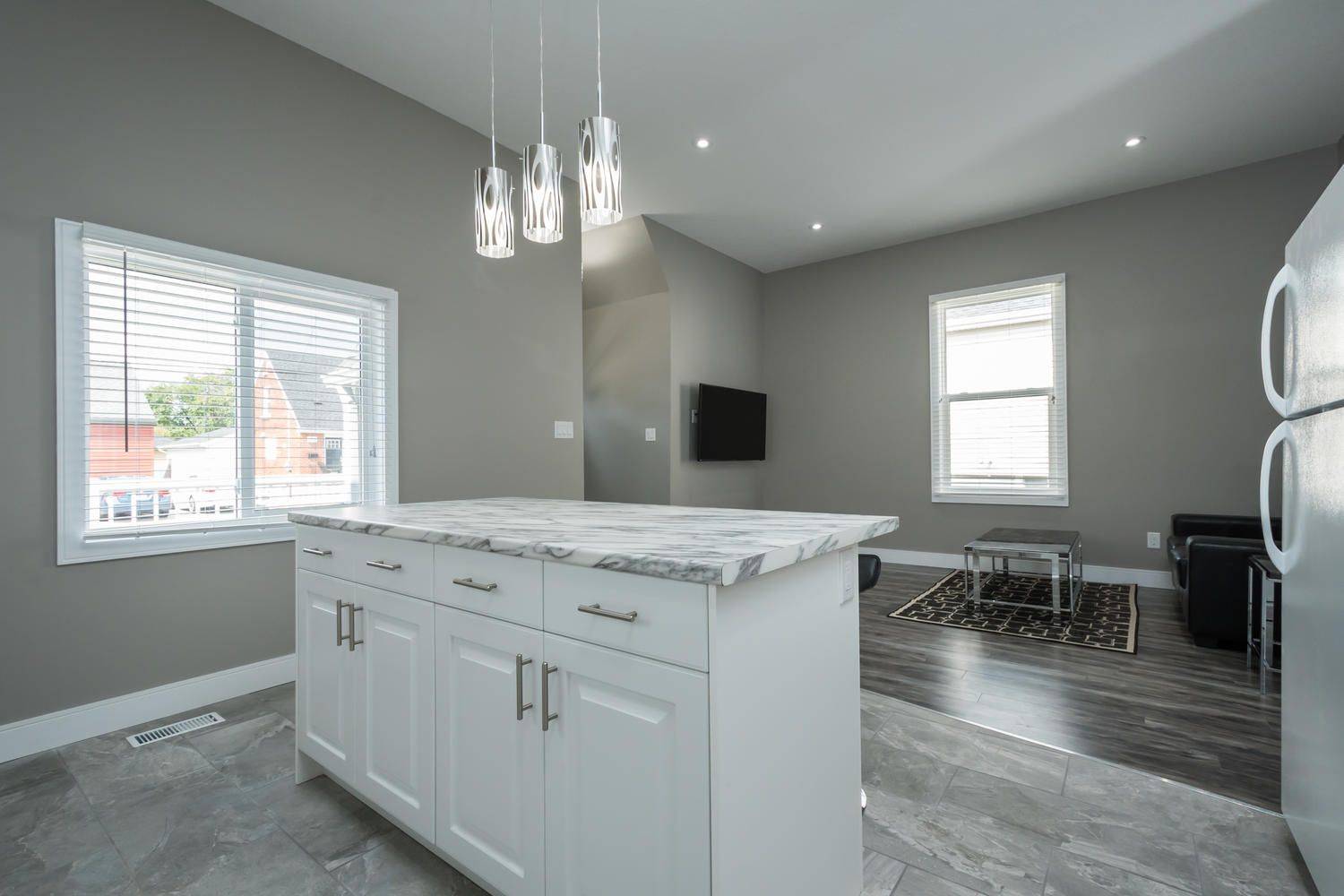 London East, ON N5Y 1X9,143 Barker ST