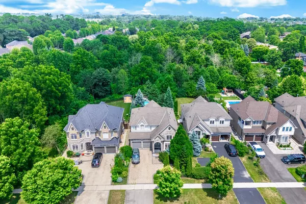 215 Burloak DR, Oakville, ON L6L 6T6