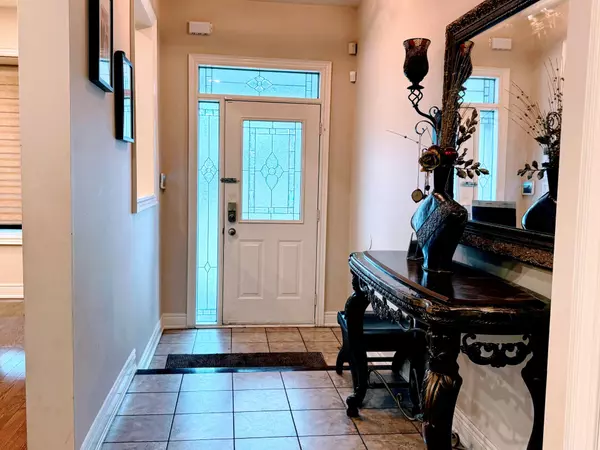 Brampton, ON L6P 2B6,78 Bluffwood CRES #UPPER
