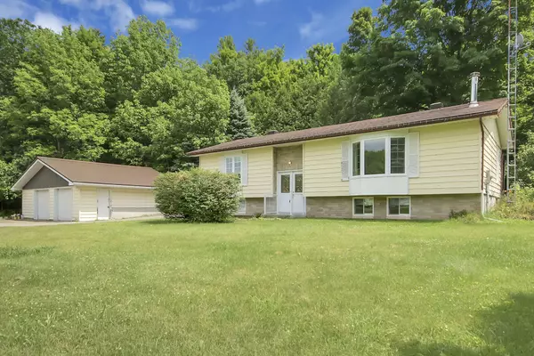 Lanark Highlands, ON K0G 1K0,182 Robertson DR