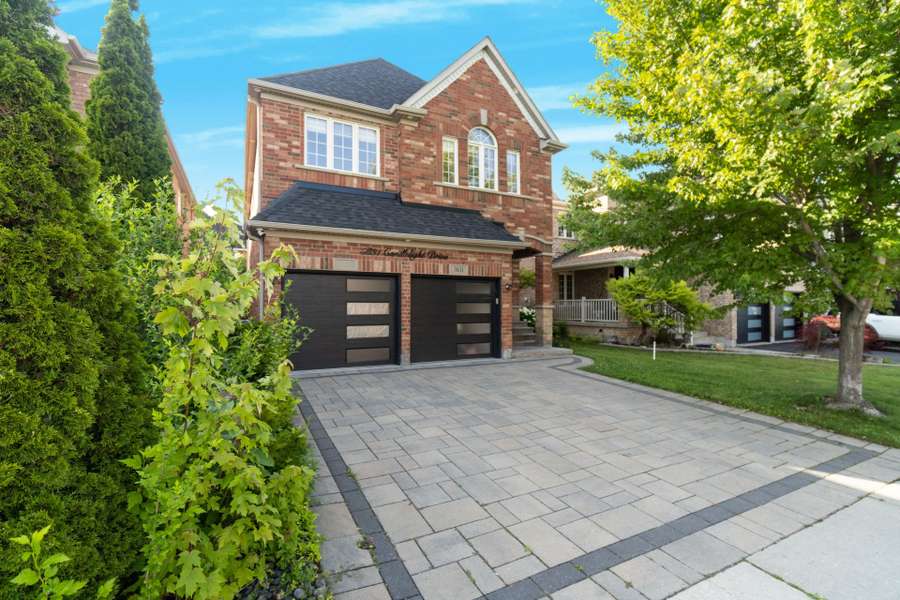 3831 Candlelight DR, Mississauga, ON L5M 8A8