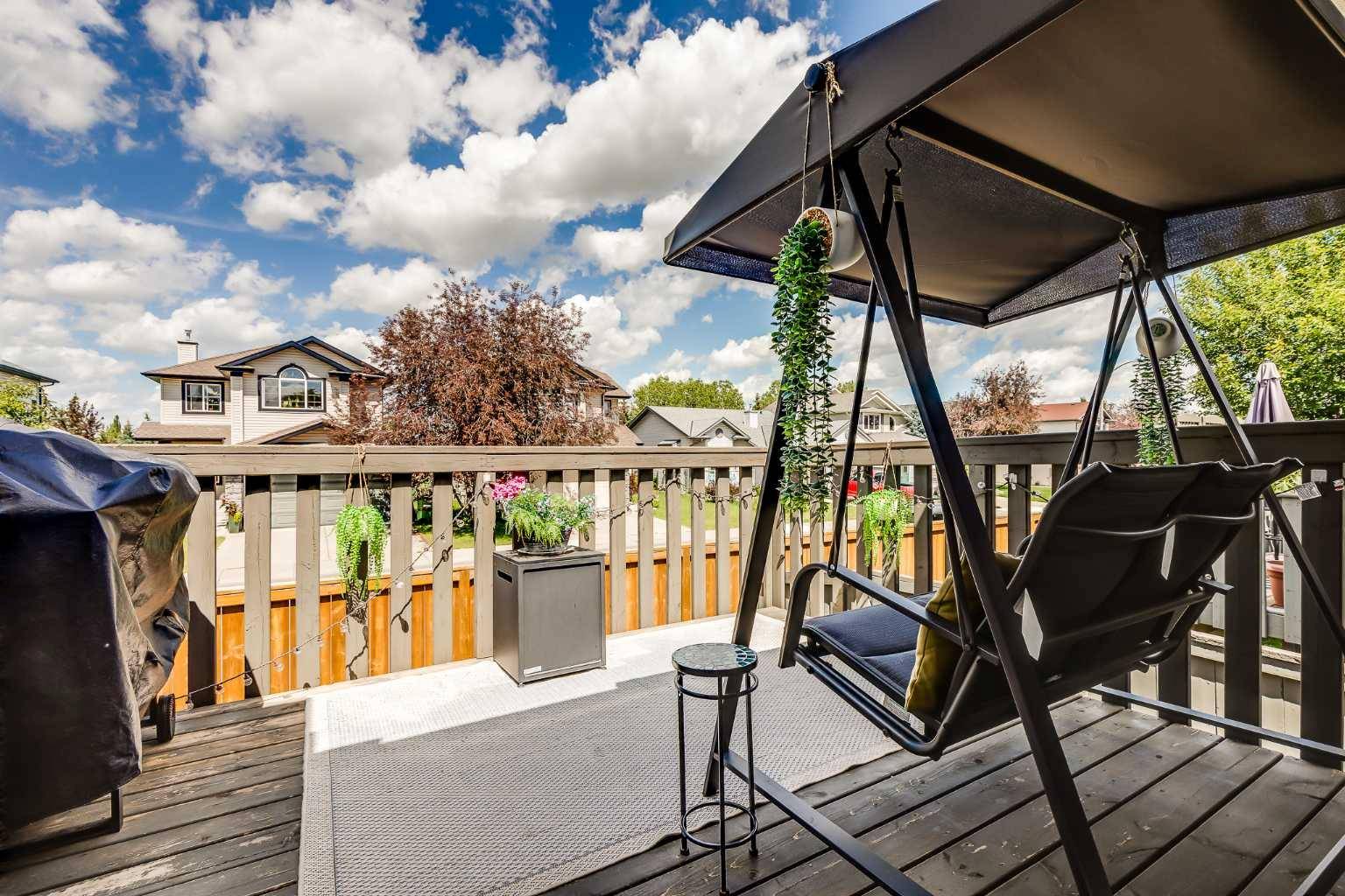 Airdrie, AB T4B 2T5,55 Fairways DR Northwest #132