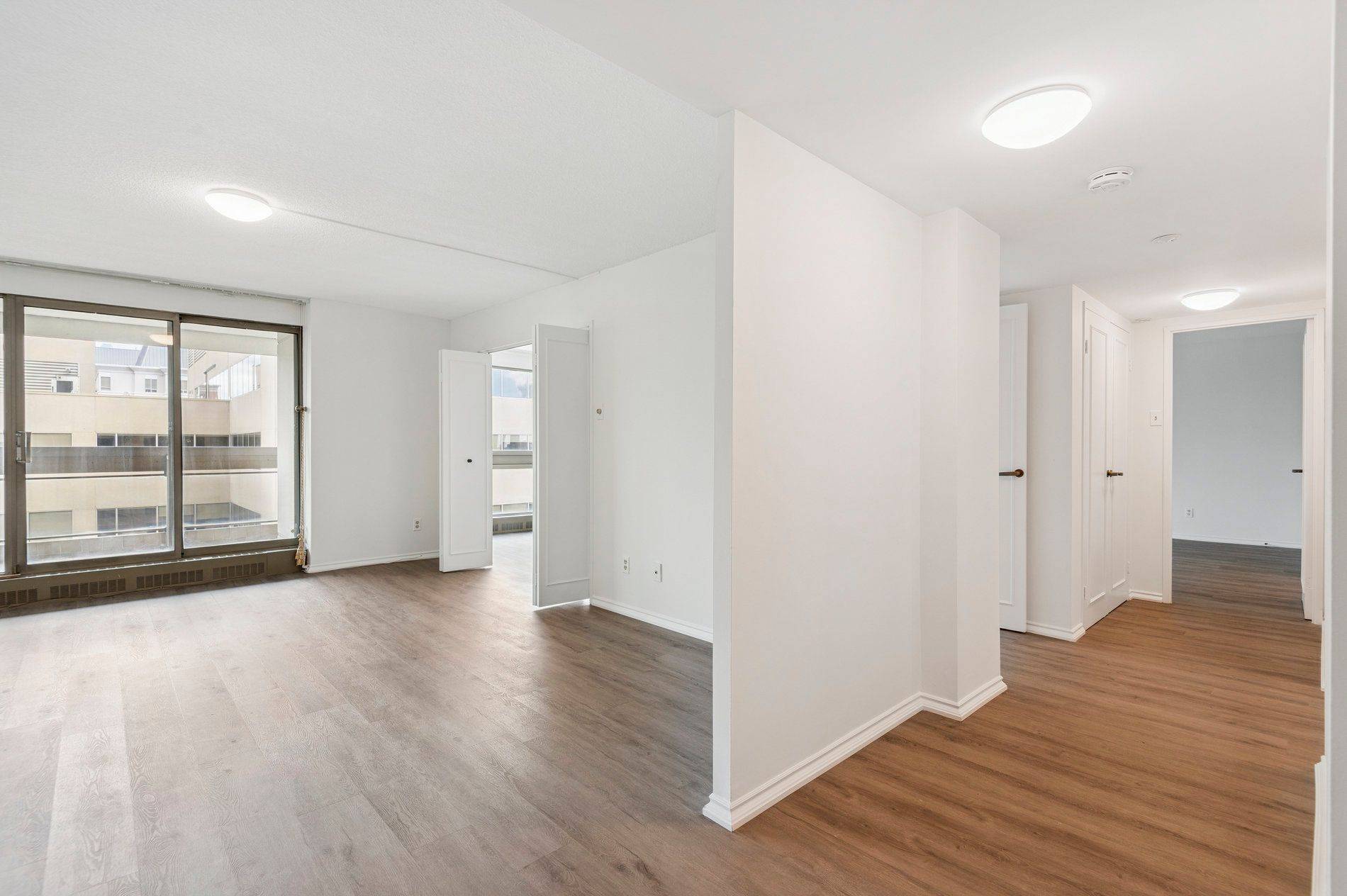 Toronto C02, ON M4V 2Y8,61 St Clair AVE W #1105