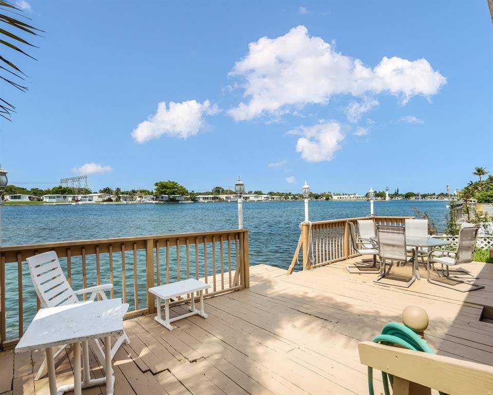 3033 Lakeshore Dr, Dania Beach, FL 33312