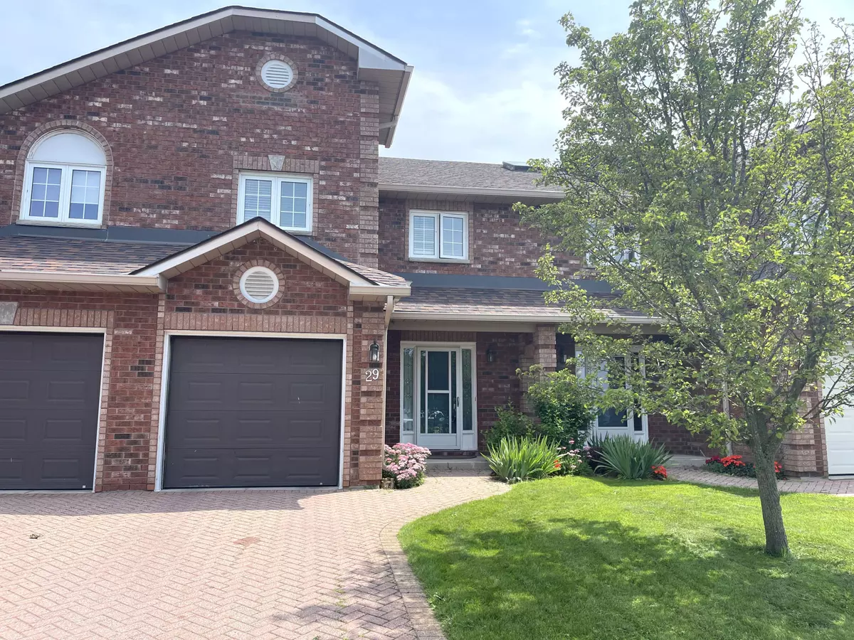Kingston, ON K7M 8J1,1098 King ST W #29