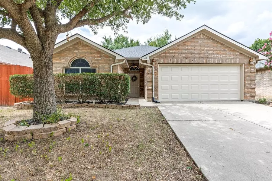 661 Mistymoor Lane, Fort Worth, TX 76052