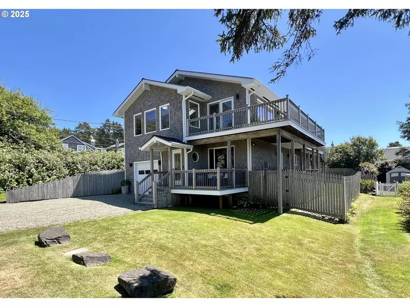 231 W GULCANA AVE, Cannon Beach, OR 97110