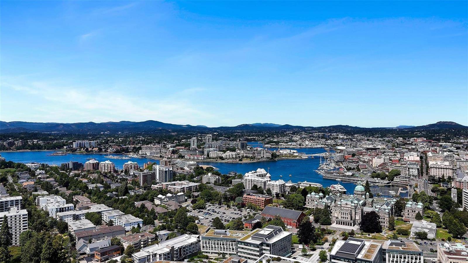 Victoria, BC V8V 1N4,586 Marifield Ave