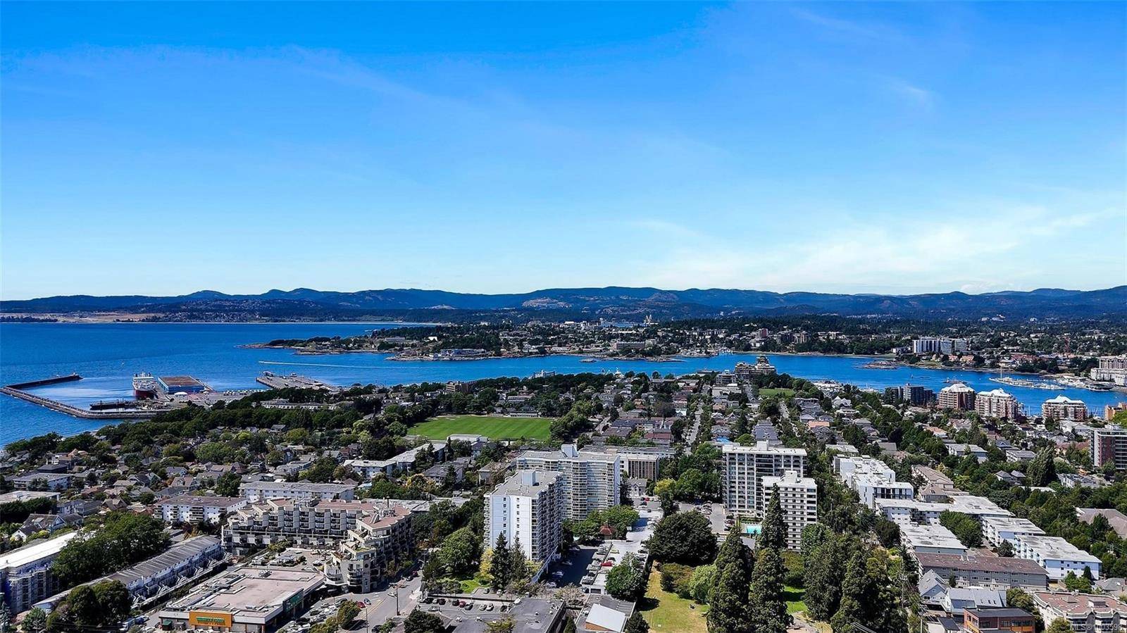 Victoria, BC V8V 1N4,586 Marifield Ave