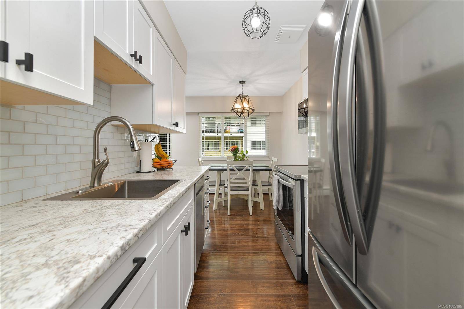 Saanich, BC V8Z 1M1,364 Burnside Rd W