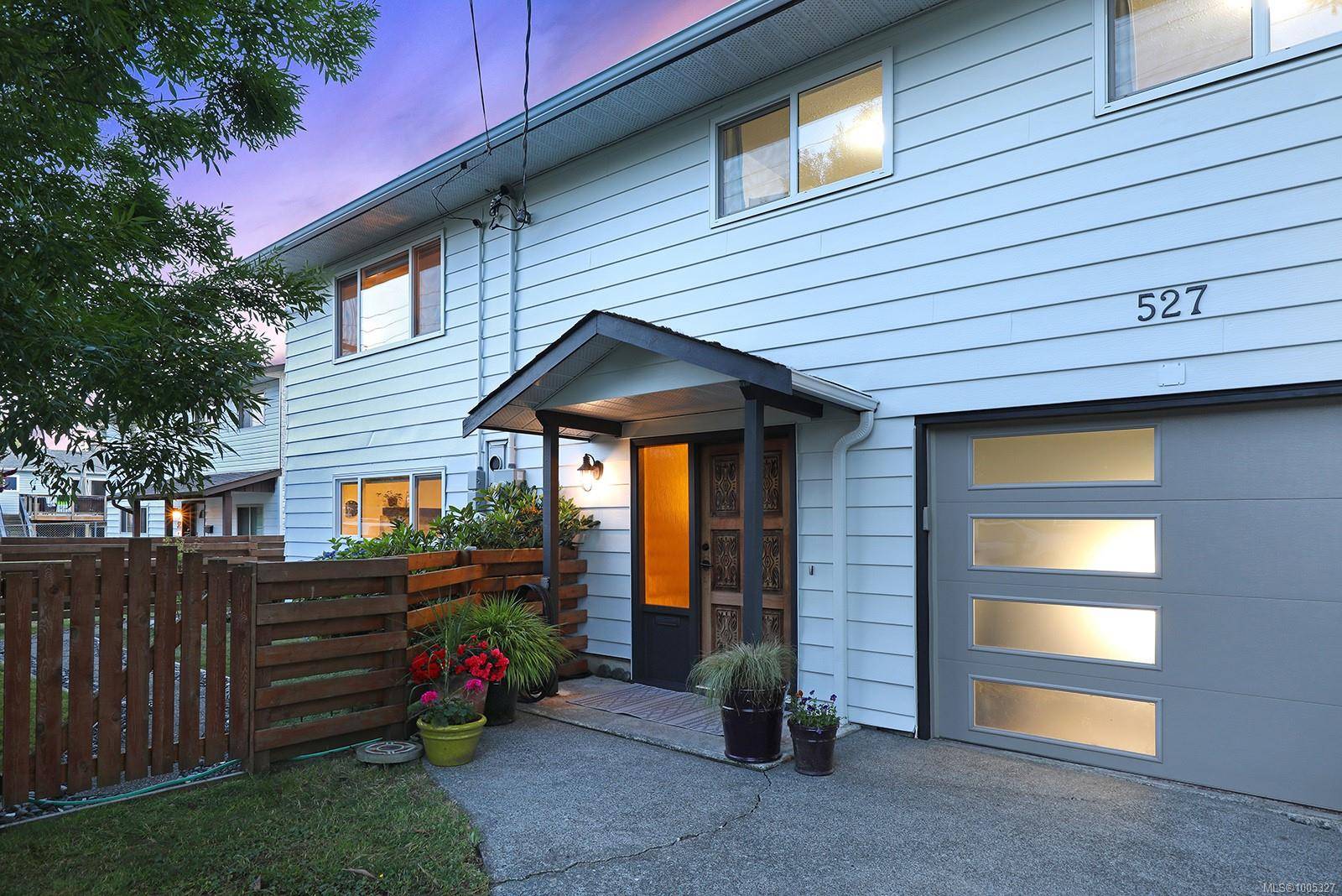 Comox, BC V9M 3H9,527 Pritchard Rd