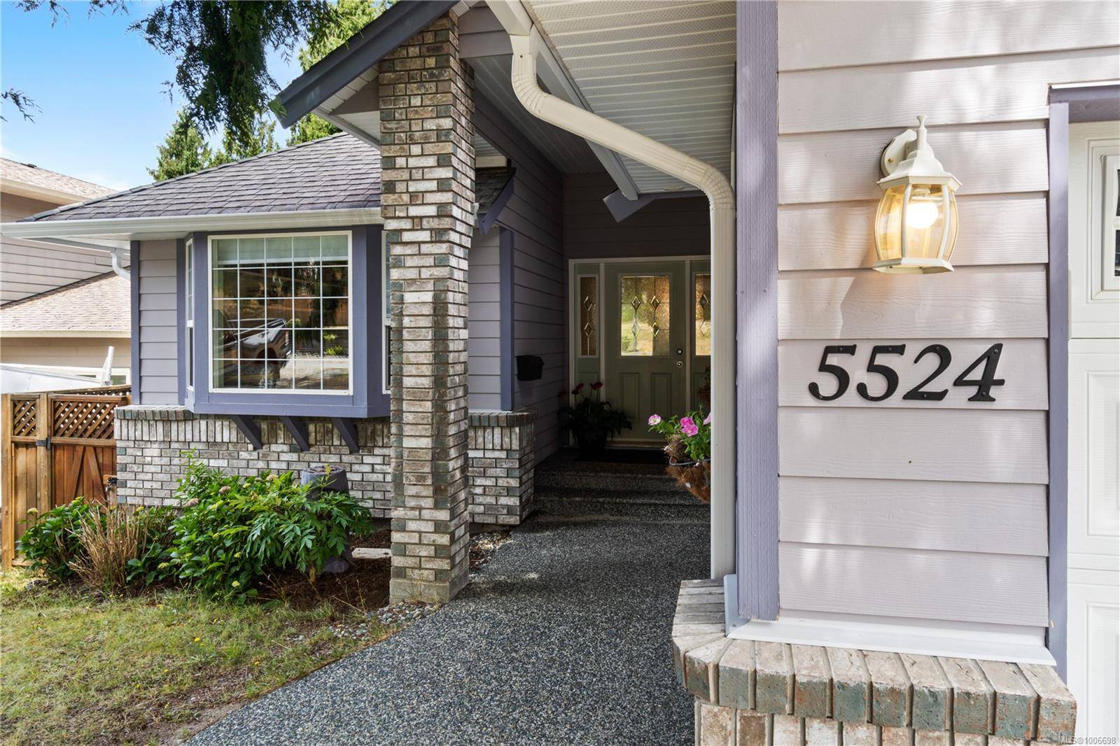 Nanaimo, BC V9T 4Z3,5524 Avro Way