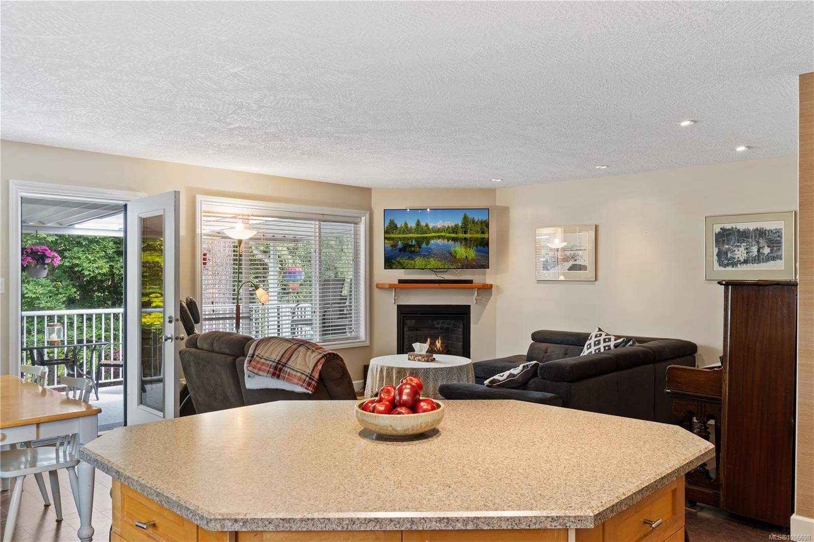 Nanaimo, BC V9T 4Z3,5524 Avro Way