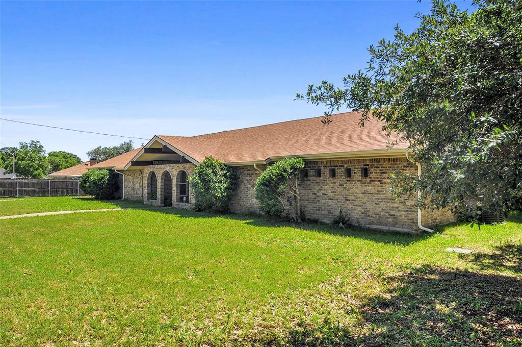 Fort Worth, TX 76133,6709 Santiago Avenue