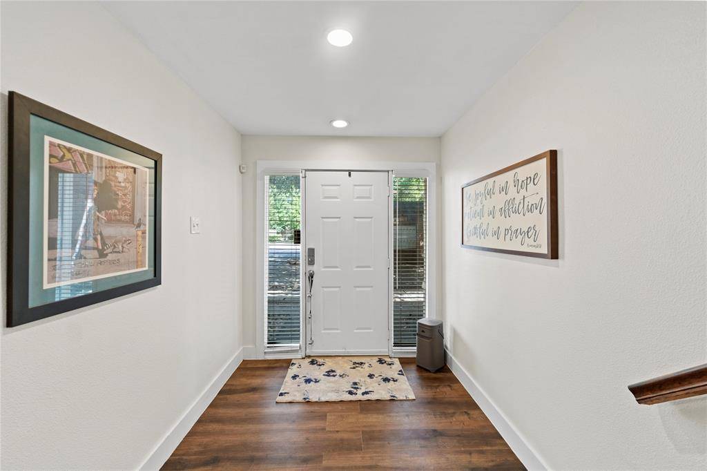 Dallas, TX 75231,7031 Holly Hill Drive #4