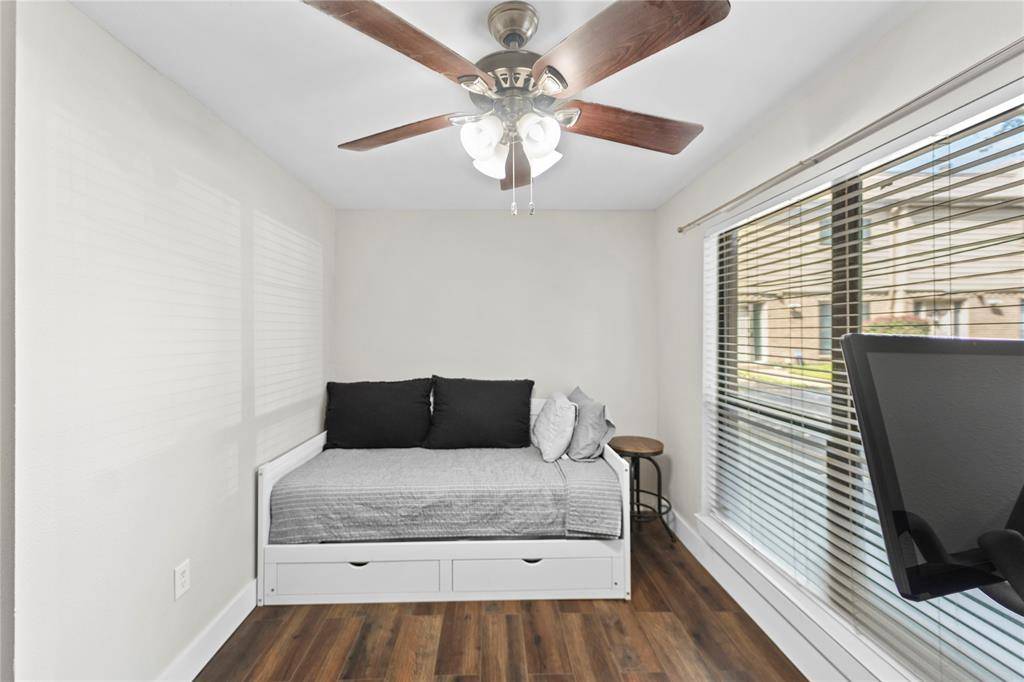 Dallas, TX 75231,7031 Holly Hill Drive #4